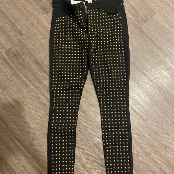 Alice and Olivia new with tags studded jeans